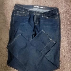 Signature by Levi Strauss modern straight jeans size 12M